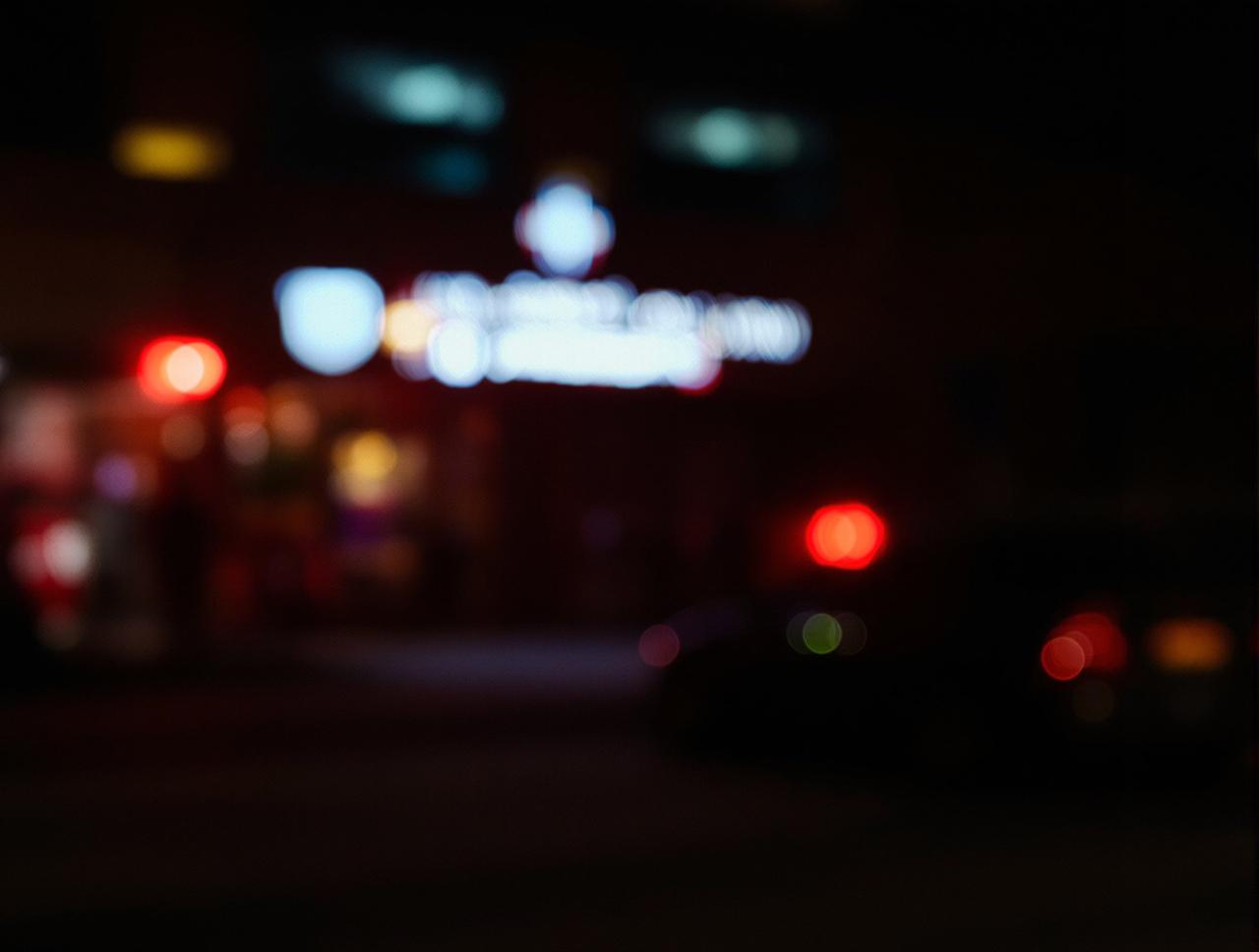 网吃瓜 - 深夜突发！某知名女星被曝深夜前往医院，经纪人回应引争议